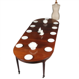 Louis Seize Coulissetafel ca 1800 met 4 inlegbladen verlengbaar tot 12 personen (No.281420)