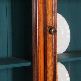 Antieke kast / Engelse keukenkast servieskast ca. 1825 in eiken met blauwe geschilderde binnenkant (No.572239)