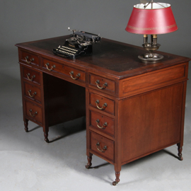 Edwardian bureau op gedraaide pootjes met mooi oud bruin leer ca 1900 (No.960430)