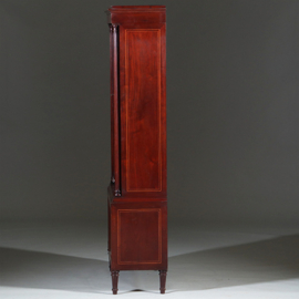 Franse Vitrine met lade en gesloten deurtje prachtig ingelegd verstelbare planken ca. 1875 (No.270110)