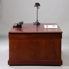 Zeer groot formaat partnerbureau ca 1880 met rood leer ingelegd (No.211785)
