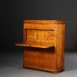 Antieke  bureaus / klepbureau of secretaire in blond berken met 15 laden en een deurtje (No.722111)