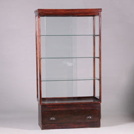 Vrijstaande Art Deco  juweliersvitrine met verlichting en plintlade ca 1910 (No.500505)