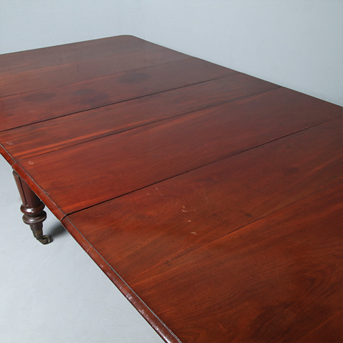 Lange brede eetkamertafel of vergadertafel tot 2.7 m. voor 14 familieleden of 10 collega's (No.303015)