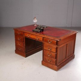 Antieke bureaus / Engels mahonie bureau ca. 1890 met 9 laden en rood leer ingelegd (No.541746)