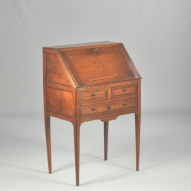 Antieke bureaus / Antieke Franse klepsecretaire met kleine richel voor nieuwe berichten of bladmuziek ca. 1885"  (No.640536)