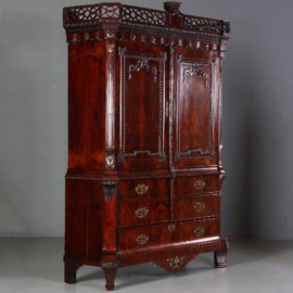 Antieke kast / Hollands Louis Seize / neoclassicistisch   garderobe kabinet met roede en haken ca. 1790 (No.680121)