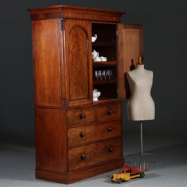 Antieke kasten / Mahonie kabinet ca. 1825 met getoogde deuren en zuilen (No.901242)