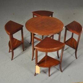 Antieke tafel / Ronde salontafel met 4 uitneembare 5 bijzettafeltjes ca. 1920 Mahonie (No.502854)