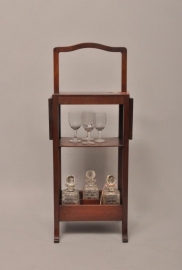 Antieke bijzettafels / Art Deco Stommeknecht met vakvrdeling voor 6 flessen en 2 handige... (No.473921)