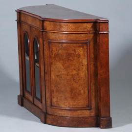 Blonde notenhouten credenza met kwartronde zijkasten ca 1850 fraaie ingelegde details (No.431545)