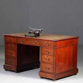 Antieke bureaus / Engels bureau ca. 1890 met 9 laden en groen lederen inleg (No.800461)