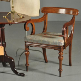 Antieke stoelen / armstoel / Bureaustoel in mahonie incl. bekleding naar wens (No.371737)
