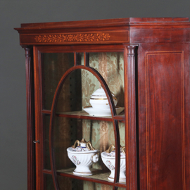 Franse Vitrine met lade en gesloten deurtje prachtig ingelegd verstelbare planken ca. 1875 (No.270110)