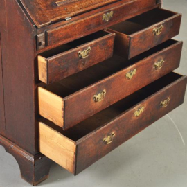 Antieke bureaus / Engels klepbureau met kelder en getrapt interieur 1780-1800 (No.221834)
