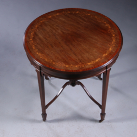 Salontafel in de hoge 19e eeuwse traditie, fraai ingelegd  door P E GANE - Artistic Furniture - ca 1900 (No.222160)