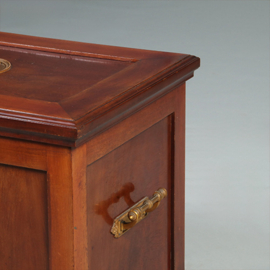 Wijnkoeler of cellarette in mahonie met brons verguld beslag Empire stijl door Pander en Zn ca 1900 (No.461520)