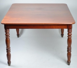 Antieke tafel / coulissetafel mahonie met 4 inlegbladen totaal lengte max 3.16m. (No.84153)