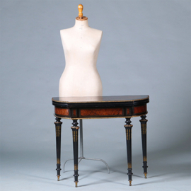Bijzonder fraaie wandtafel in wortelnoten met ebben en brons beslagen Boulle stijl ca 1910 (No.450340)