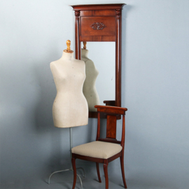 Smalle biedermeier mahoniehouten schouwspiegel ca 1820 met zuilen (No.270135) - Hoogte  1.28 m.