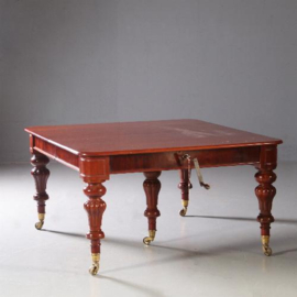 Smetteloze Lange tafel wind out table met slinger ca. 1850  tot 14 personen (No.831031)