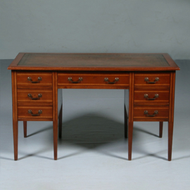 Antiek bureau met prachtig doorleefd leer en blonde ingelegde biezen ca 1875 (No.281435)