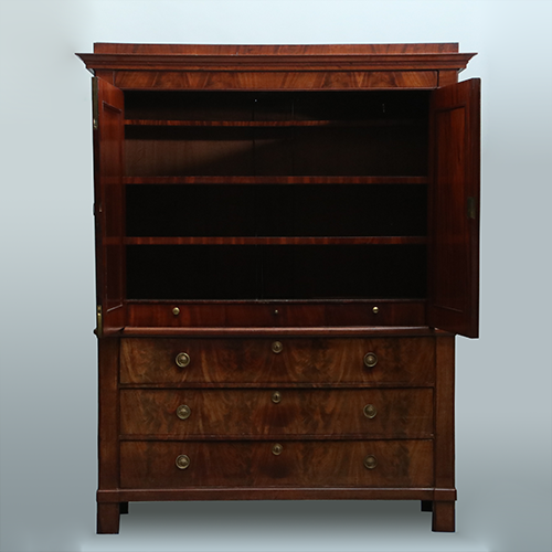 Strak ingetogen Haags kabinet ca 1825 in chic bloemmahonie  (No.301855)