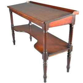 Antieke bureaus / Brede schrijftafel / lezenaar 1825 doorleefd mahonie (No.402565)