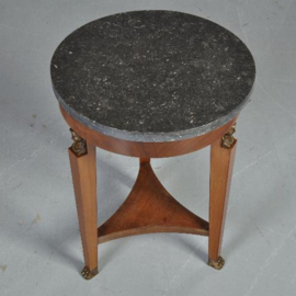 Antieke bijzettafels / Empire stijl rond wijntafeltje ca. 1910 in mahonie met brons en marmer (No.401633)