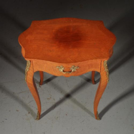 Antieke bijzettafels / wandtafeltje / la-tafeltje ovaal geschulpt met brons ca. 1925 (No.520520)