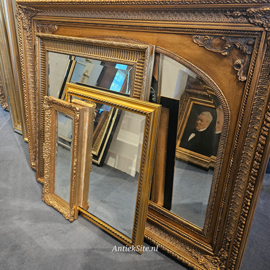 Net binnen 30 jonge en vintage spiegels van 30 tot  250 Euro (No.290900)