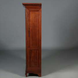 kleine palissander tweedeurskast met poort vormige fillets van Palmhout ca 1820 (No.461535)