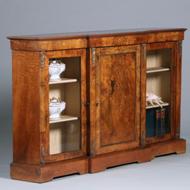 Engelse Credenza in noten met inlegwerk en brons ca 1860 (No.391115)