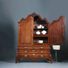 Dubbel gebogen kabinet in prachtige oude kleur 18e eeuws [No.843057)