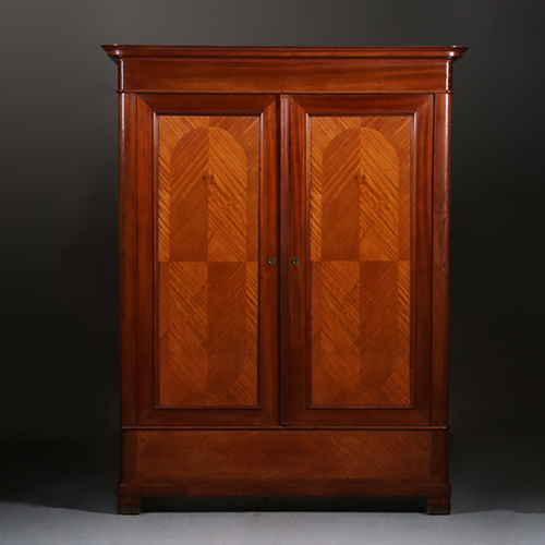 Art Deco tweedeurskast met gespiegelde panelen kapstok met deuren of garderobekast  ca 1910  (No. 311710)