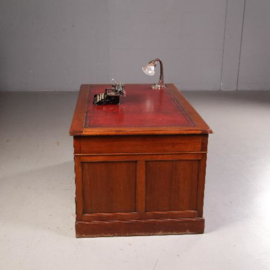 Antieke bureaus / Engels mahonie bureau ca. 1890 met 9 laden en rood leer ingelegd (No.541746)