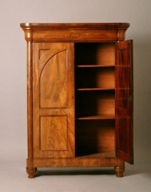 Antieke kast / Kleine Hollandse Biedermeier poortkast ca. 1825 in mahonie met bloemmahonie (No.460101)