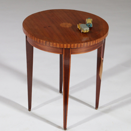 Antieke bijzettafels / Ronde satijnhouten bijzettafel ca 1910 in Louis Seize stijl (No.901230)