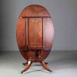 Antieke tafel / Reusachtige 8-persoons  tilttoptable in notenhout ca. 1920 ovaal (No.562214)