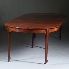 Louis Seize Coulissetafel ca 1800 met 4 inlegbladen verlengbaar tot 12 personen (No.281420)