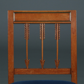 Historisch mooie stoelen inclusief stoffering naar wens!