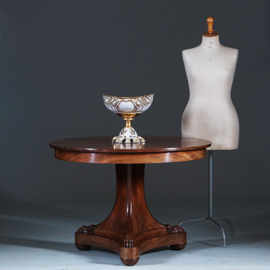 Groot tafel stuk of Piece de Milieu wit porselein met goud begin 19e eeuw (No.270160)