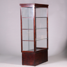 Vrijstaande Art Deco  juweliersvitrine met verlichting en plintlade ca 1910 (No.500505)