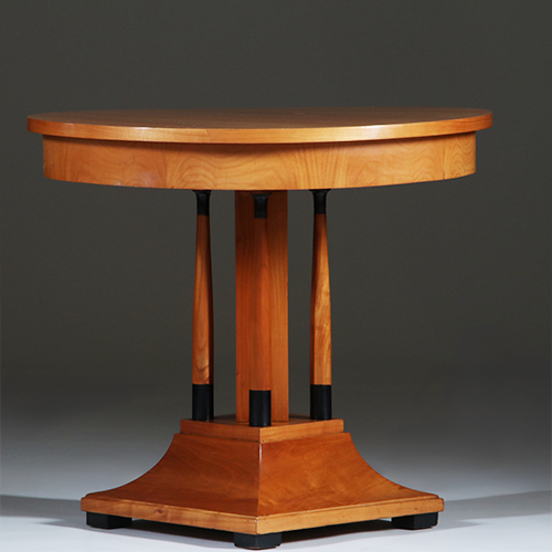 Art Deco Salontafel in blond kersen met zwart gelakte details ca 1915 (No.301810)