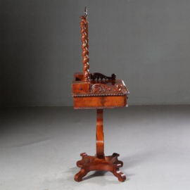 Antieke kaptafels / Kapspiegel op liervormige onderstel ca. 1875 mahonie met bloemmahonie (No.722116)