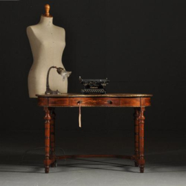 Antieke bureaus / Niervormige schrijftafel met leer ca 1900  ingelegd met bloemmotieven (No.310723)