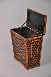 Antieke wasmand / Wasmand met rotan op zwart wasdoek ca. 1900 (No.86573)