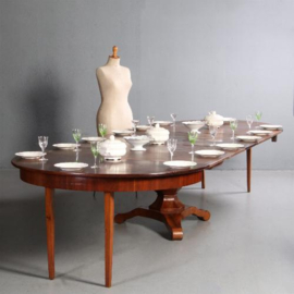 Antieke tafel / Grote ronde strakke biedermeier coulissetafel ca. 1830 voor 8 tot 14 personen (No.640859Z)