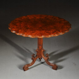 Antieke bijzettafels / Wijntafeltje / Tilttoptable ovaal in wortelnoten ca. 1875 (No.353151)