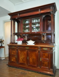 Antieke kast / Zeer groot en rijk uitgevoerd mahonie buffet ca.1875 gesigneerd Mutters & Zn Den Haag (No.474013)